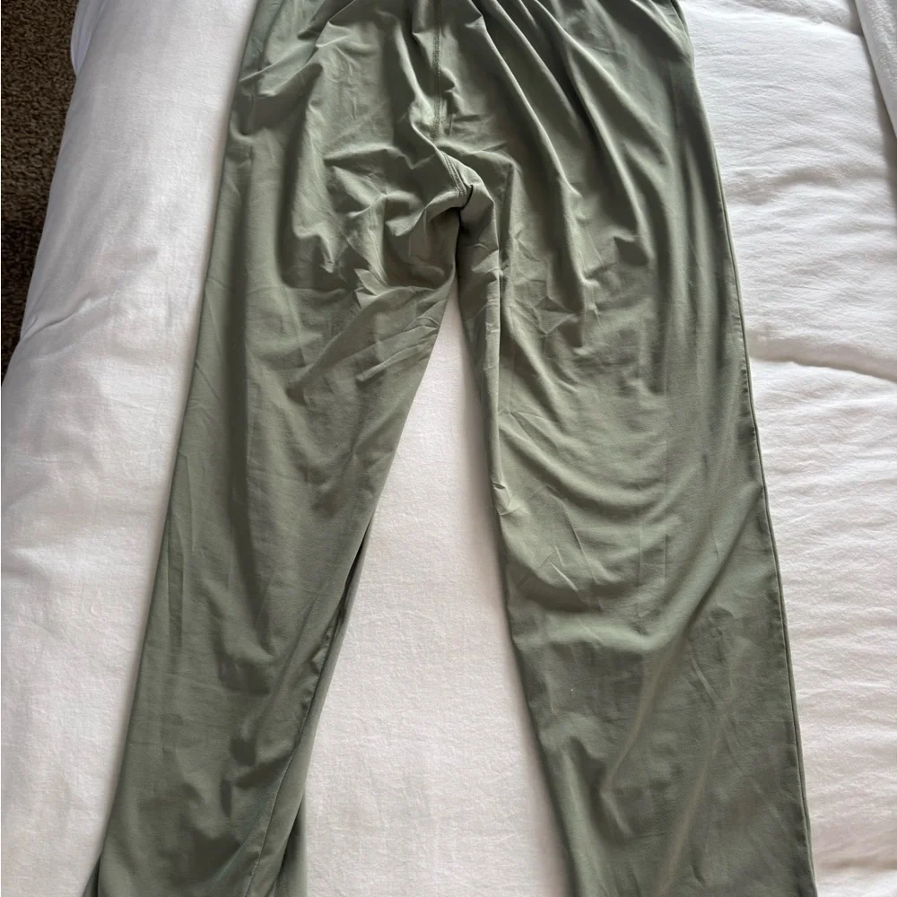 Vuori Villa Ankle Pants - Picture 2 of 3